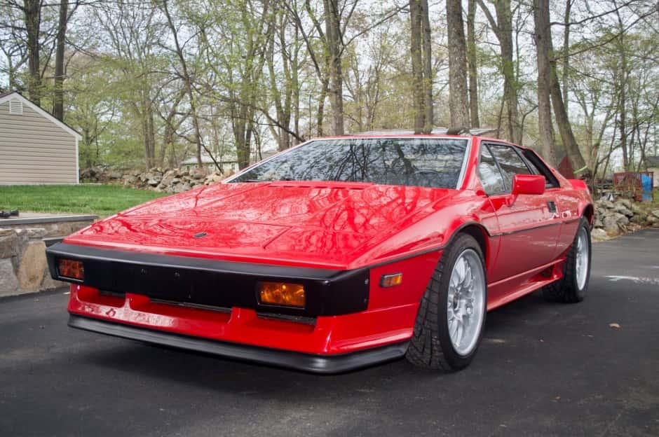 1983 Lotus Esprit sold for $32,000