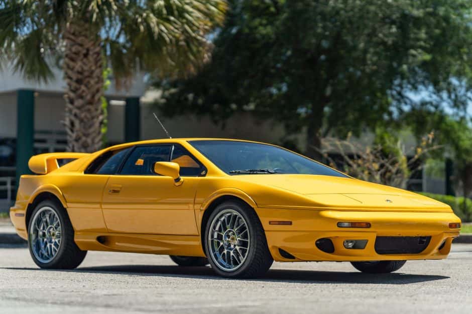 2003 Lotus Esprit sold for $85,000