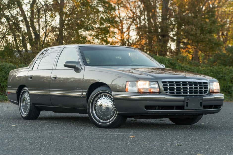 1999 Cadillac DeVille sold for $8,300
