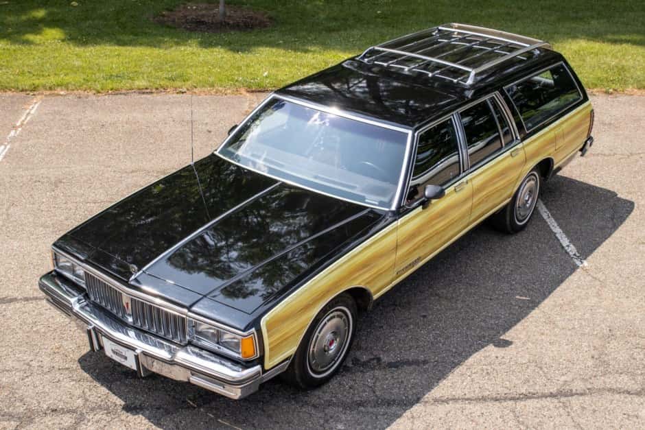1986 Pontiac Safari sold for $10,500