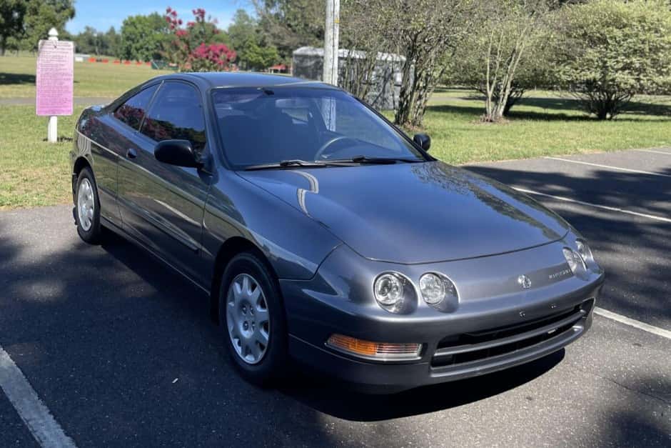 1994 Acura Integra sold for $11,800