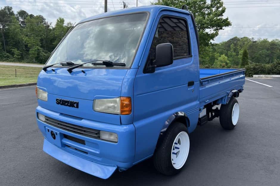 1998 Suzuki Carry sold for $8,000