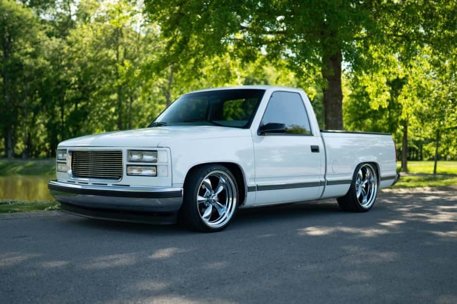 1998 GMC Sierra (GMT400 1988-2002) sold for $23,500