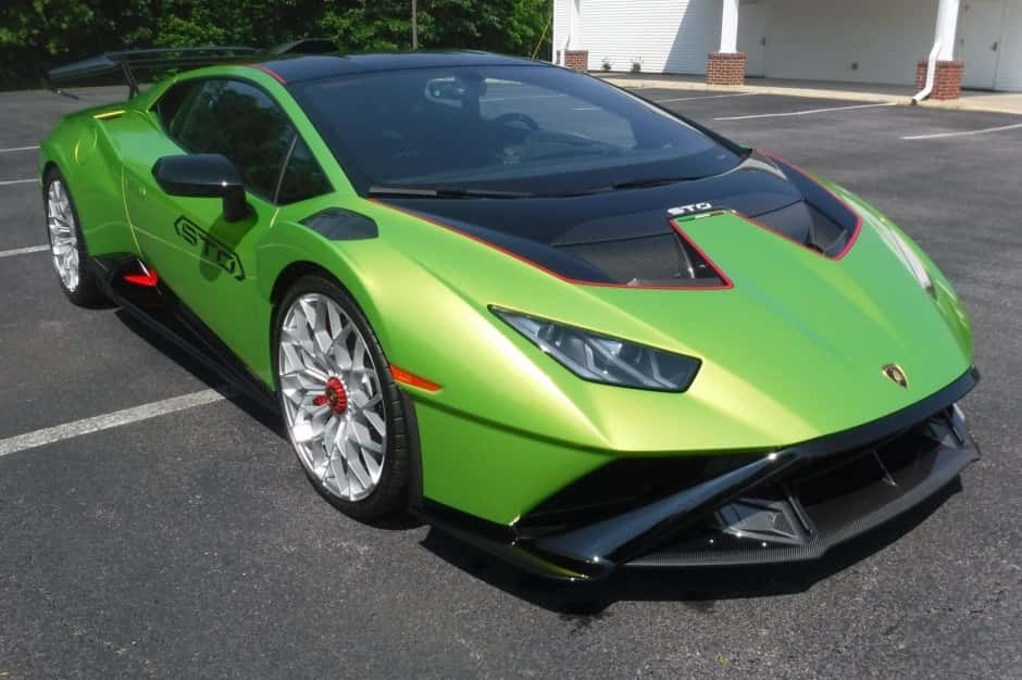 2022 Lamborghini Huracán sold for $404,000