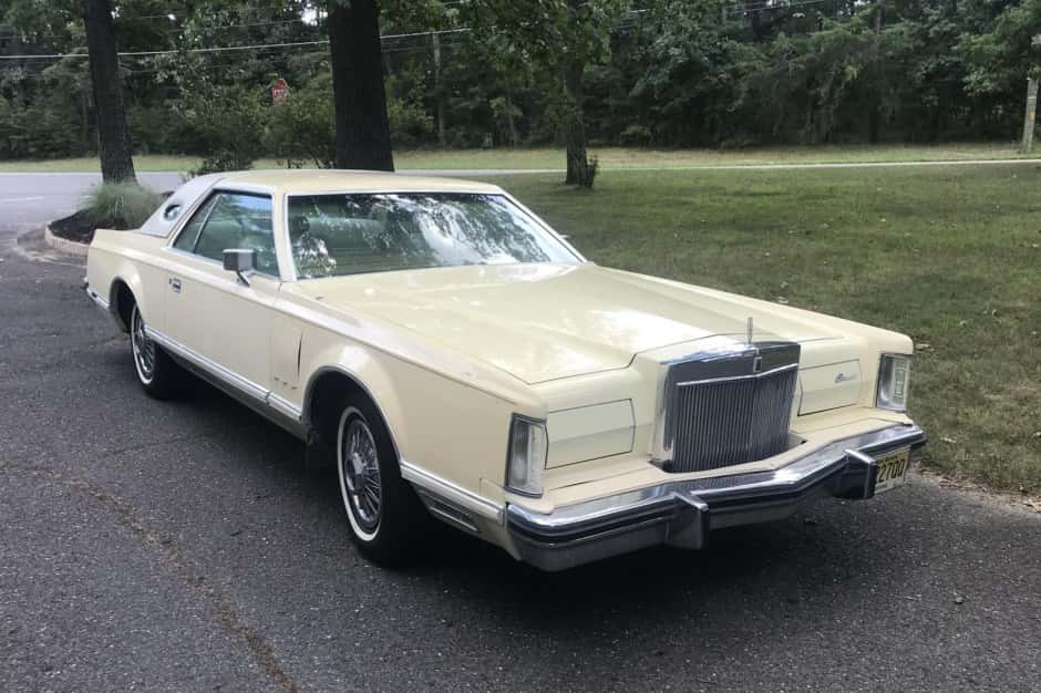 1978 Lincoln Continental Mark V (1977-1979) sold for $3,850