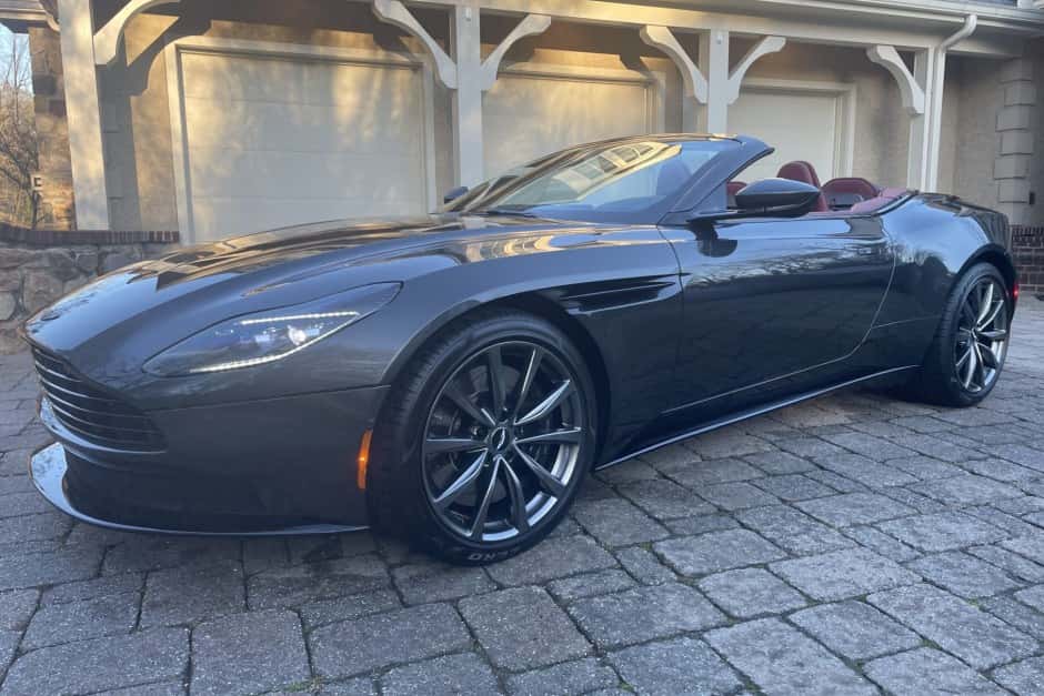 2019 Aston Martin DB11 sold for $113,000