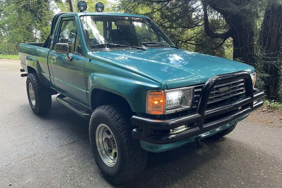 1986 Toyota Pickup (N50/N60/N70 1984-1988) sold for $7,700
