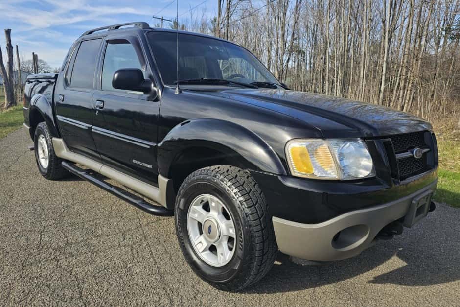 2001 Ford Explorer Sport Trac sold for $7,850