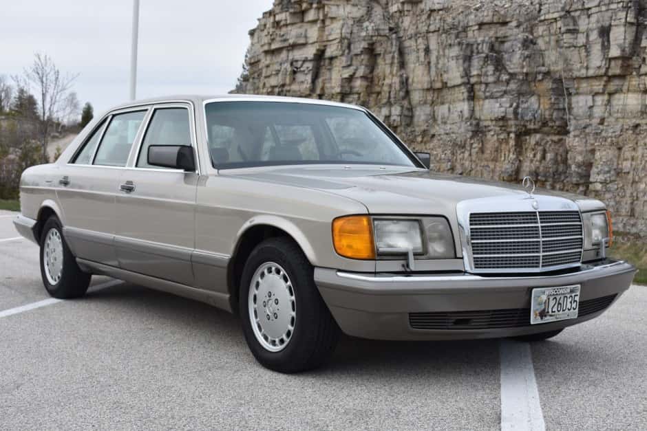 1991 Mercedes-Benz W126 S-Class sold for $12,500