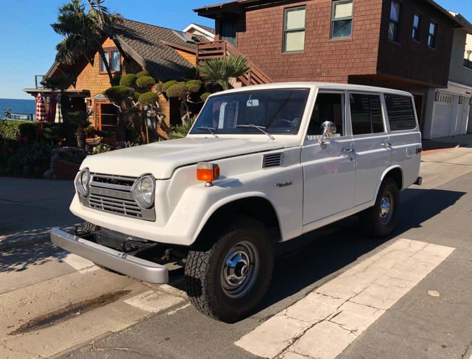 1976 Toyota Land Cruiser FJ55 sold for $20,000