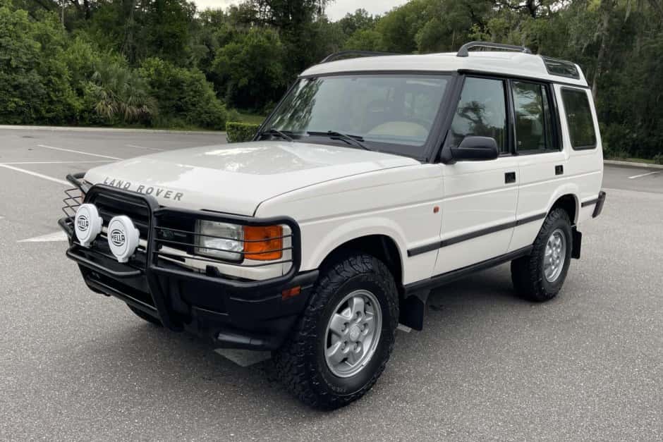 1994 Land Rover Discovery sold for $19,000