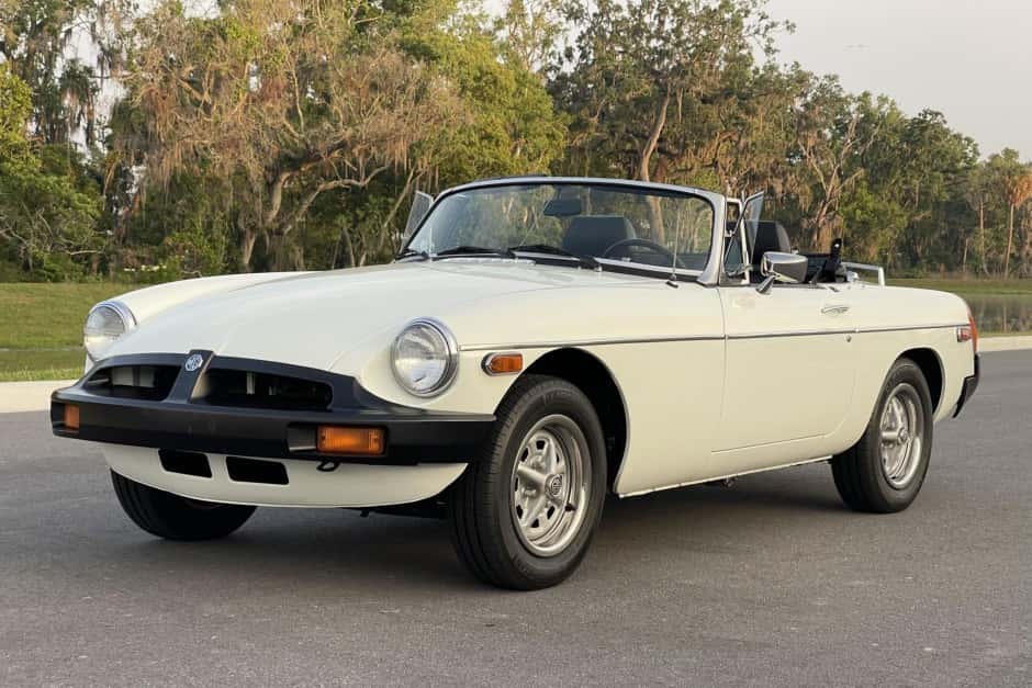 1977 MG MGB sold for $7,300