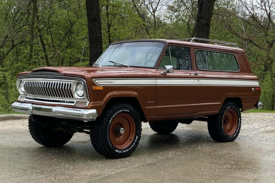 1974 Jeep SJ Cherokee sold for $16,000