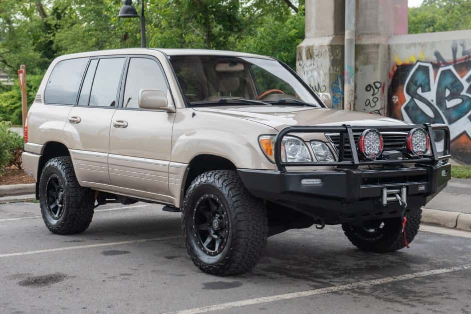 2002 Lexus LX470 sold for $17,500