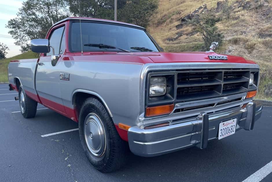 1989 Dodge Ram (1981-1993) sold for $12,500