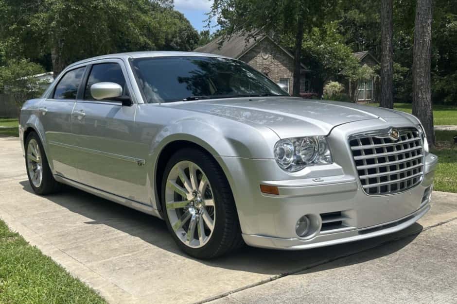 2006 Chrysler 300 (2005-2023) sold for $27,000