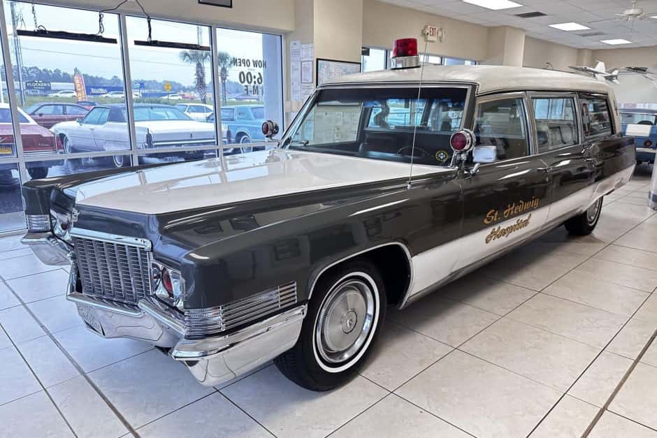1970 Cadillac Series 75/Fleetwood sold for $26,000