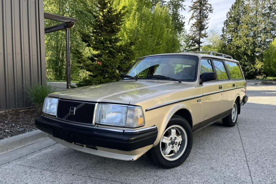 1990 Volvo 240 sold for $7,200