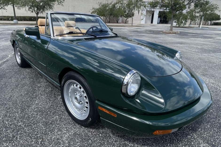1992 Alfa Romeo 105/115 Spider Series 4 sold for $28,000