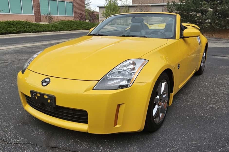 2005 Nissan 350Z sold for $14,275