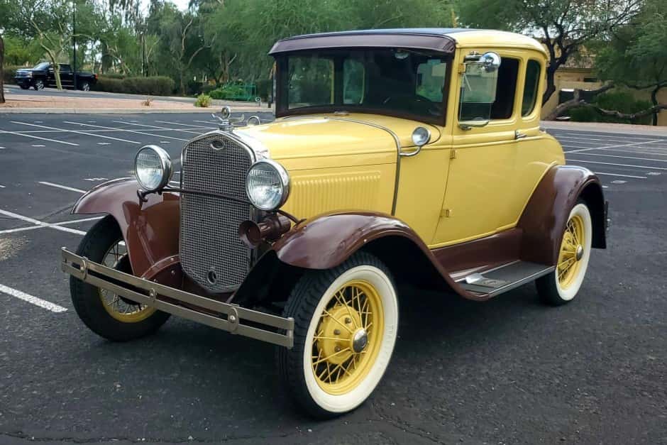 1930 Ford  sold for $15,250