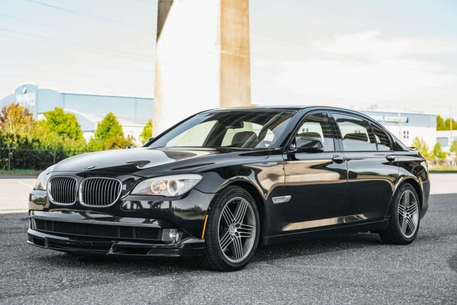 2012 BMW F01/F02 7-Series sold for $31,000