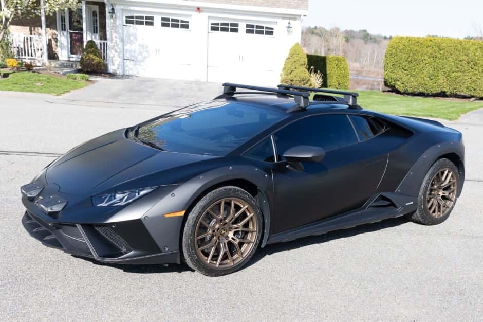 2023 Lamborghini Huracán sold for $307,111