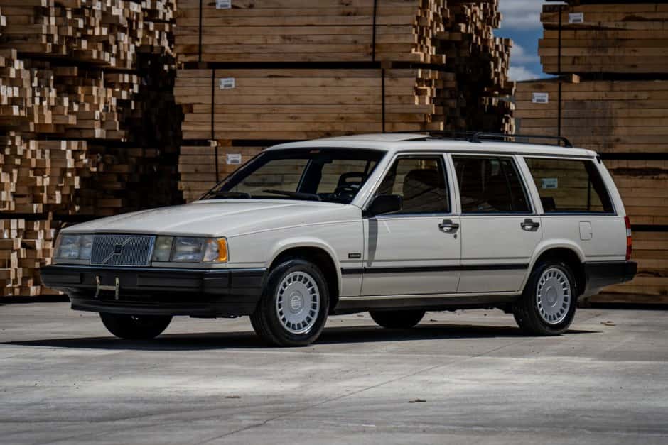 1988 Volvo 700-Series sold for $6,900