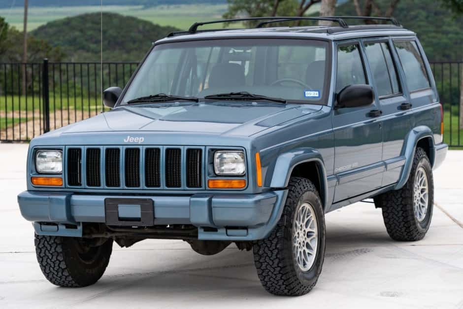 1997 Jeep XJ Cherokee sold for $23,300