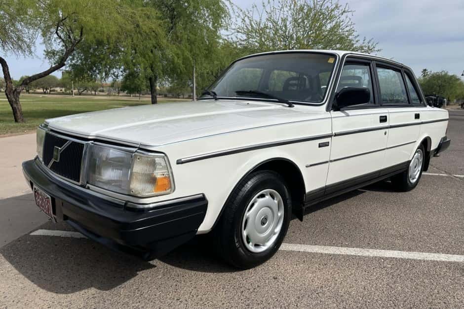 1988 Volvo 240 sold for $7,700