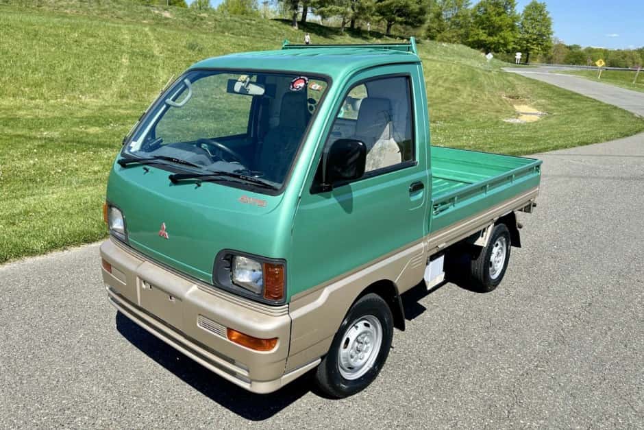 1994 Mitsubishi Minicab sold for $7,000