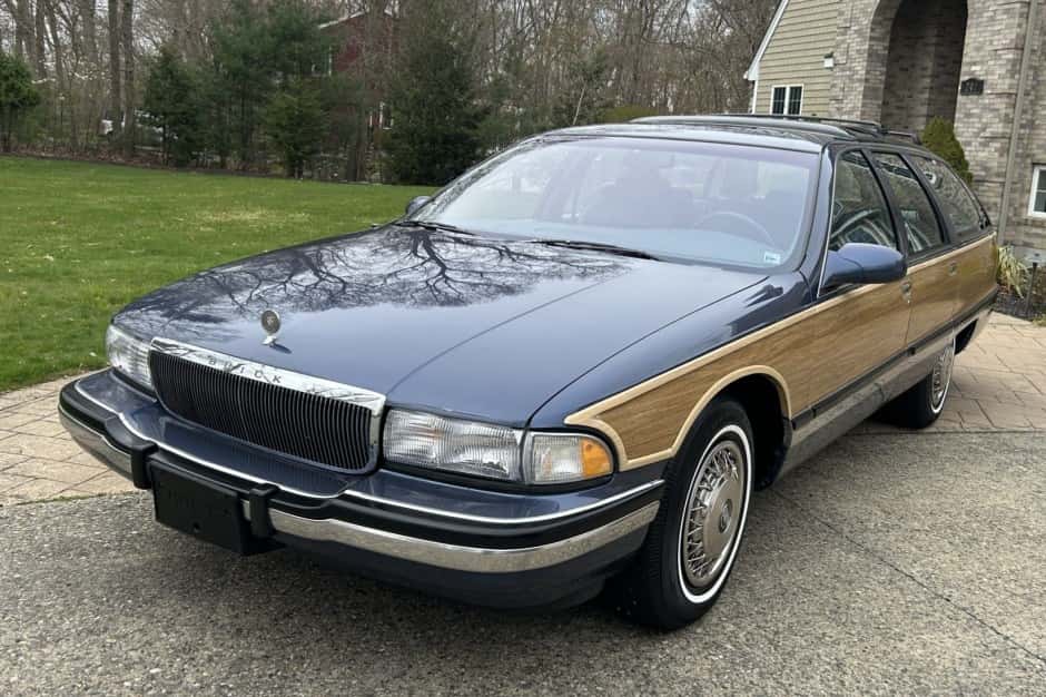 1996 Buick Roadmaster sold for $23,250