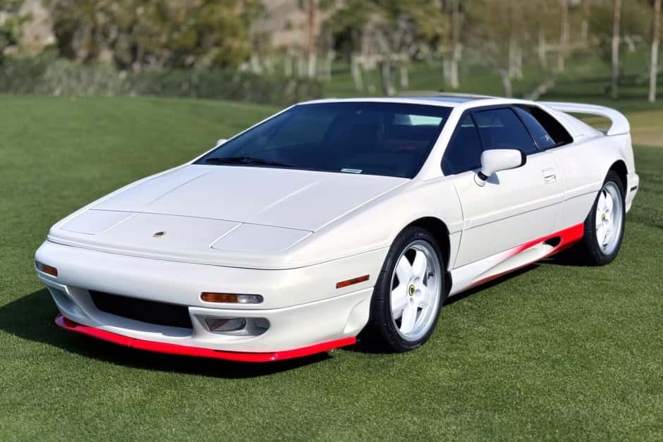 1995 Lotus Esprit sold for $48,545