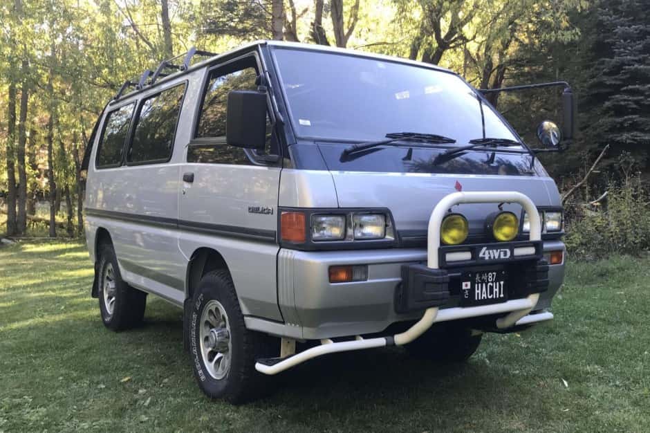 1988 Mitsubishi Delica sold for $11,550
