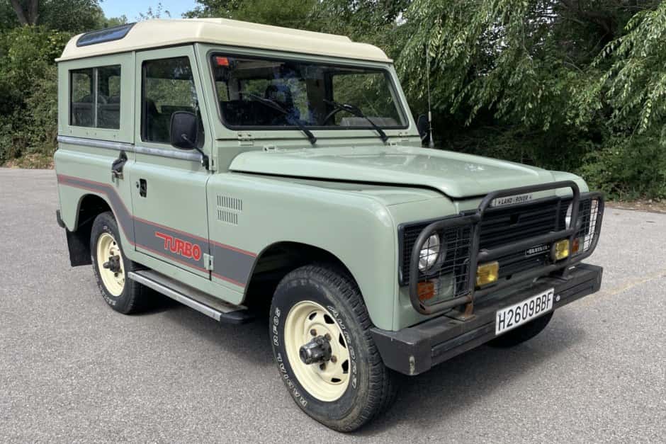 1985 Land Rover Series 88 sold for $12,000