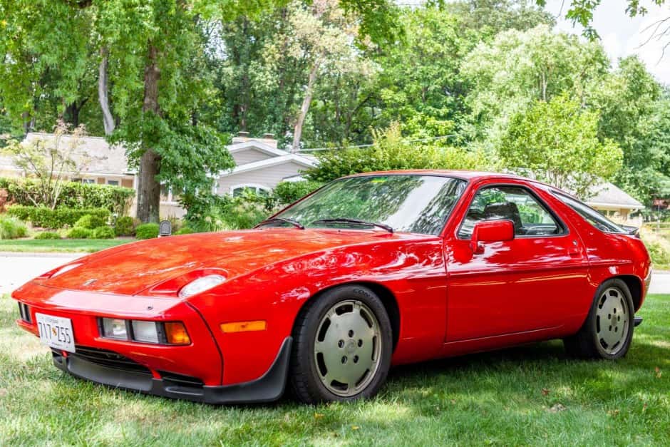 1983 Porsche 928 sold for $27,500
