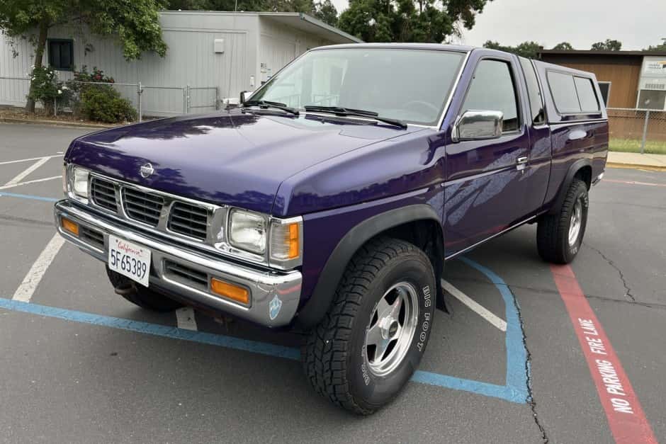 1995 Nissan Pickup sold for $9,900