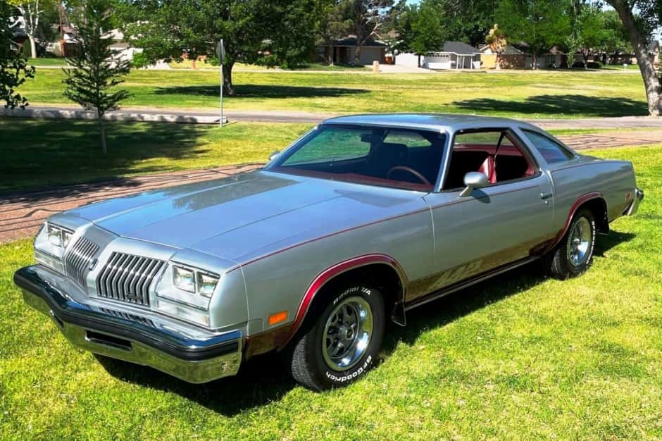 1976 Oldsmobile 442 sold for $24,000