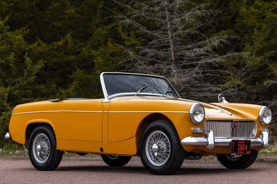 1964 MG Midget sold for $10,250