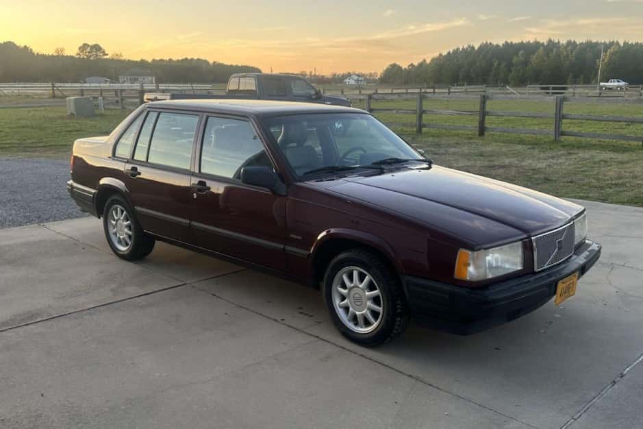 1994 Volvo 900-Series sold for $5,000