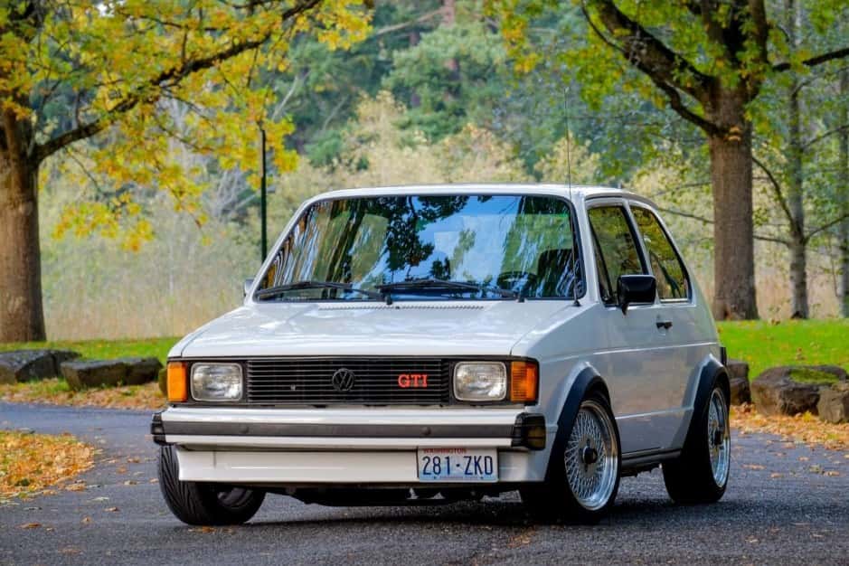 1984 Volkswagen GTI Mk1 sold for $11,111
