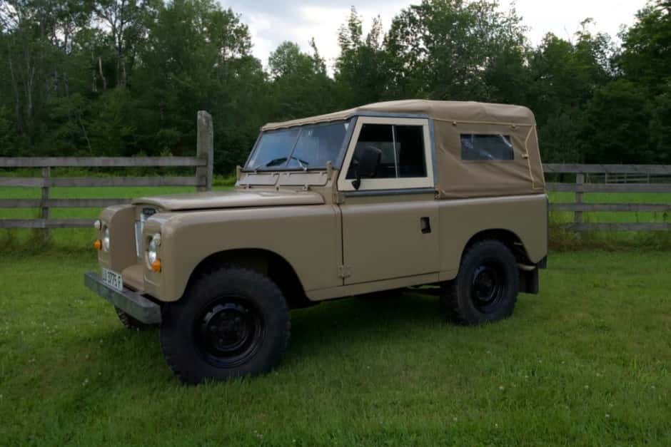1981 Land Rover Series 88 sold for $10,500
