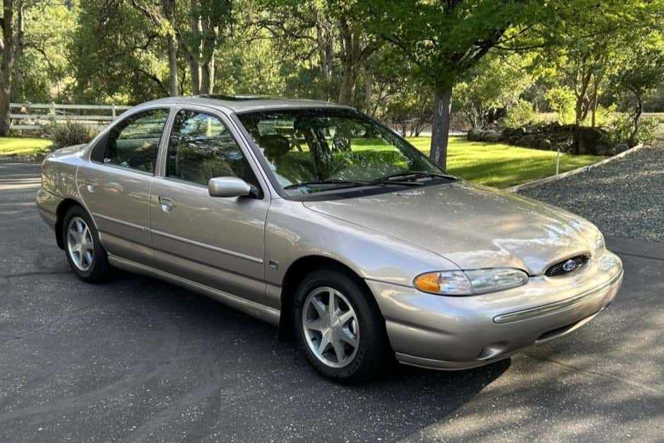 1995 Ford Contour sold for $9,401