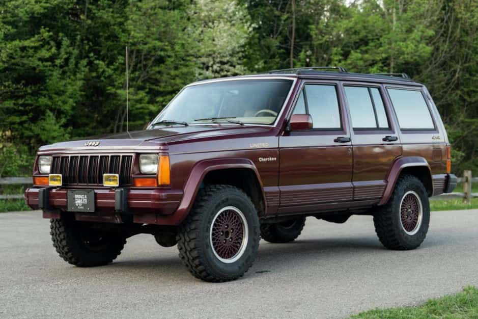 1991 Jeep XJ Cherokee sold for $4,401