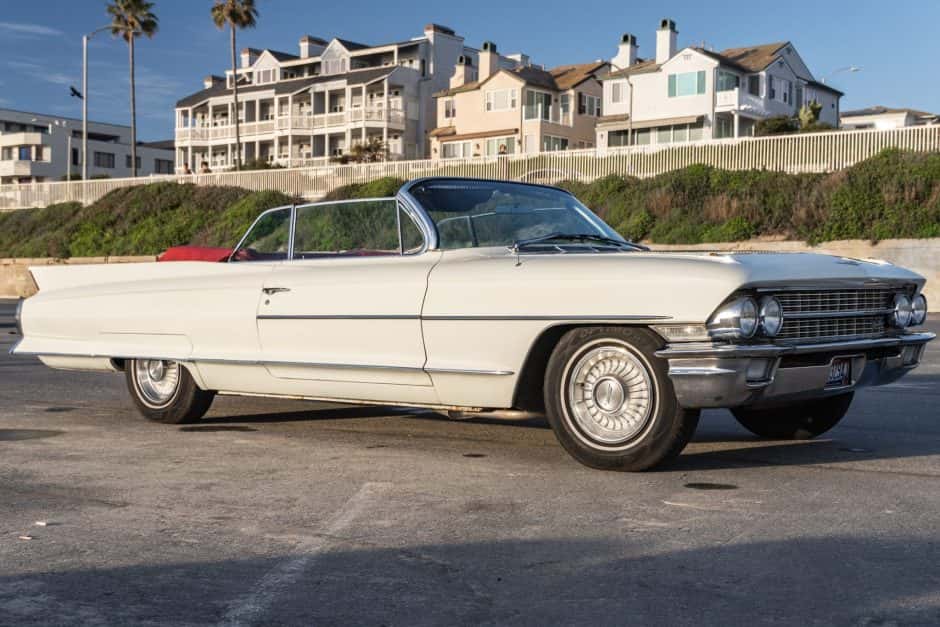 1962 Cadillac Series 62 sold for $17,000