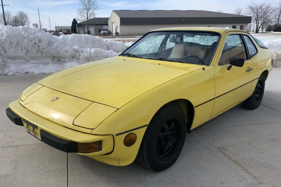 1977 Porsche 924 sold for $2,800