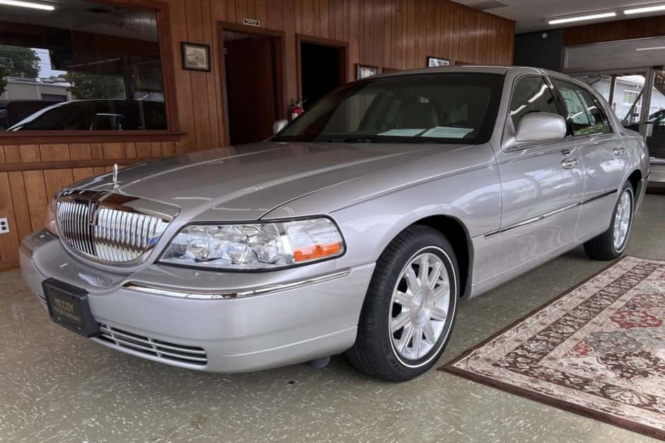 2011 Lincoln Town Car sold for $18,000