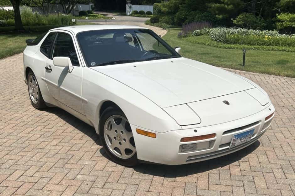 1989 Porsche 944 Turbo sold for $29,751