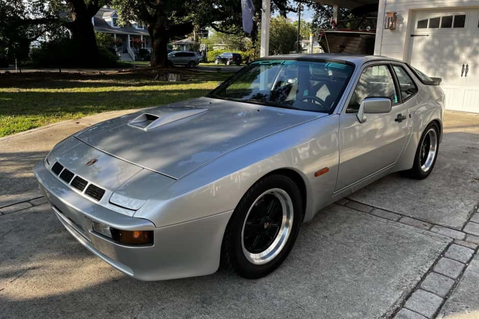1980 Porsche 924 sold for $25,424