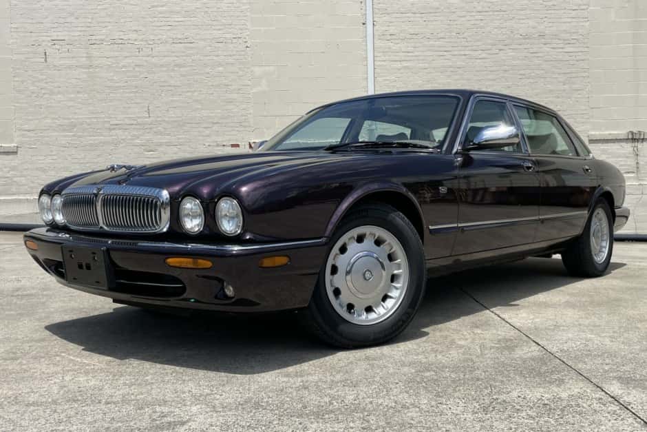 1999 Jaguar X308 XJ (1998-2003) sold for $12,500